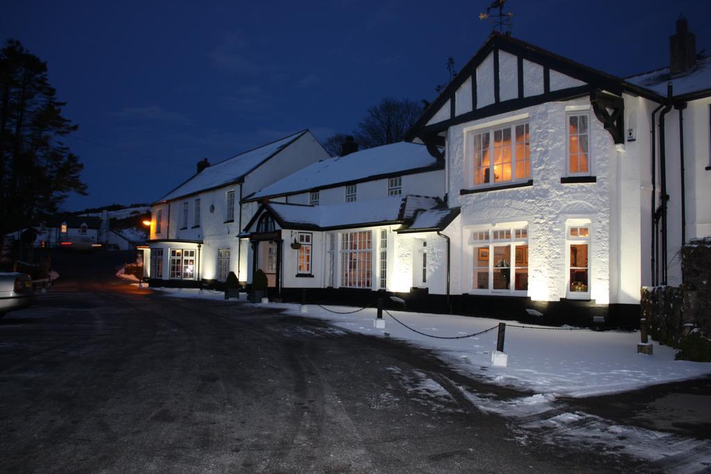 Two Bridges Hotel Exterior photo